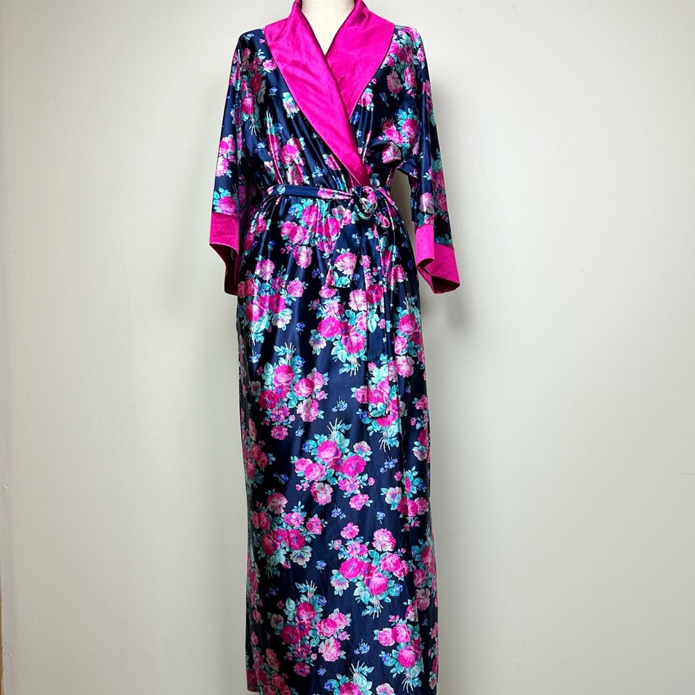 Vintage Floral Robe